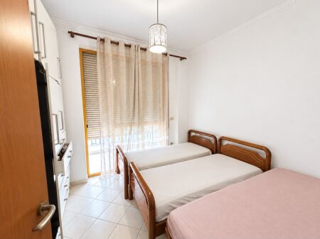 Apartament 1+1 per shitje te Komuna e Parisit