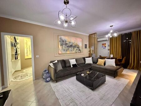 JEPET ME QIRA APARTAMENT 2+1+PARKIM TE KODRA E DIELLIT! 800 € /Muaj