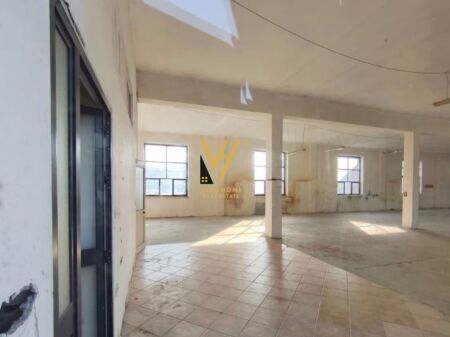 WAREHOUSE 540 M2 FOR RENT ON KAVAJES STREET 250,000 LEKE