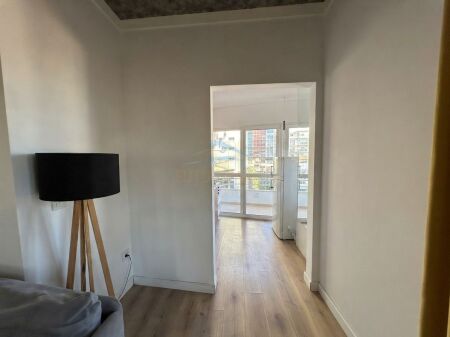 Qira, Apartament 1+1, Rruga e Barrikadave, Tiranë.