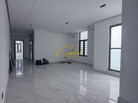 LOCALE COMMERCIALE IN AFFITTO 90 M2 VIA DURRESUT 1.500 EURO