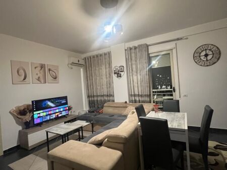Jepet Apartament me qera liqeni