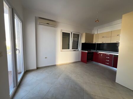 Qera, Apartament 2+1 Prane Kontaktit, Ali Dem