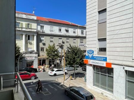 20892544🏢 **COMMERCIAL SPACE FOR RENT – ROADSIDE LOCATION** **Durrës City Center, near Blue Star**