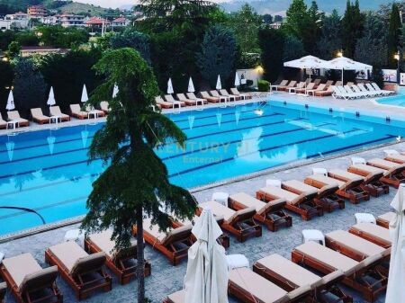 Resort in Vendita a Vaqarr ( Piscina & Sala Eventi ) !
