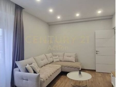 Jepet me qira apartament 2+1 tek Zogu i Zi.