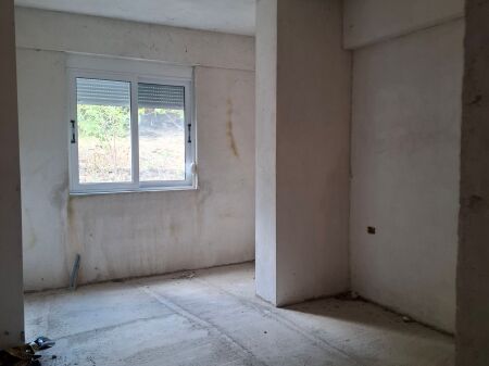 SHITET APARTAMENT 1+1 KODRA E SHTUFIT GJIROKASTER