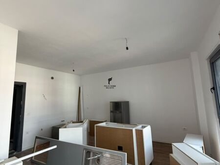 APARTAMENT ME QERA 1+1 BULEVARDI I RI 55.000 LEKE FH-94010