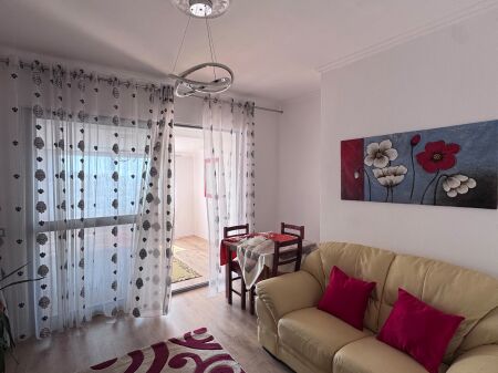  SHITET APARTAMENT 1+1 , Fresk