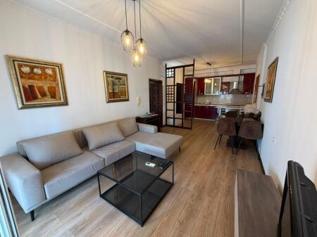 Appartamento 1+1 in affitto, Via Elbasanit, Tirana.