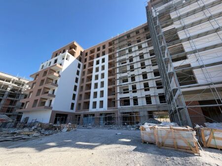 Shitet Apartament 2+1 - Kamëz, Pranë Bashkisë