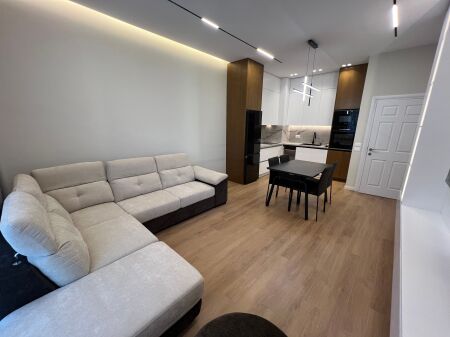 Appartamento 1+1 in affitto al Complesso Square 21, via Kavaja