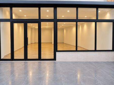 In Zog te Zi, a shop is for rent,
