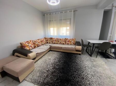 SHKOLLA E BALETIT, APARTAMENT 1+1+ PARKIM PER QIRA 760 € /Muaj 70,000 Lekë /Muaj