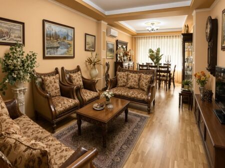 Shitet Apartament 4+1+2 tek Myslym Shyri