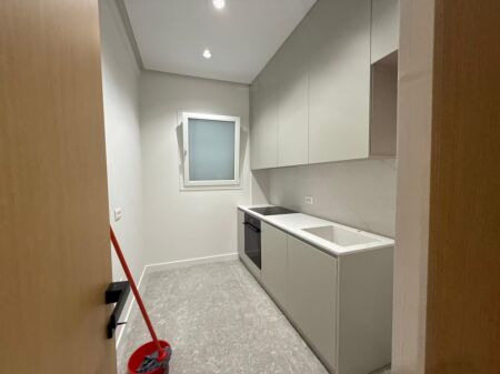 Qera | Vilë 8 + 1 | Rruga e Elbasanit | 9000 €/muaj