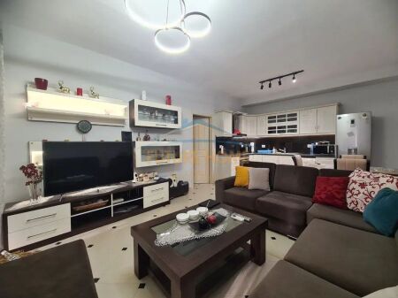 Qera,Apartament 2+1+2 ,Yzberisht