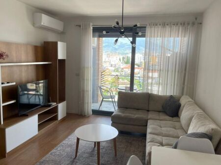 Affitto, Appartamento 2+1+2+Blk, Complesso Fiori Di Bosco, 700 Euro/Mese