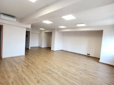 🏢 JEPET ZYRË ME QIRA – QENDËR