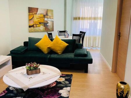 Apartament 1+1, Rruga e Barrikadave!