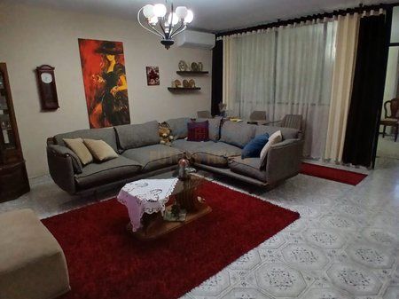 Shitet , Apartament 2+1 , Komuna e Parisit , Tirane