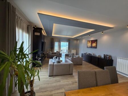 Qera , Penthouse , Liqeni i thate , Tirane