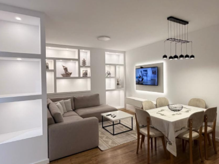 JEPET ME QIRA APARTAMENT 2+1  ASTIR