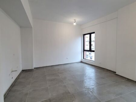 OFFICE FOR RENT 56 M2 21 DECEMBER 65,000 LEKE