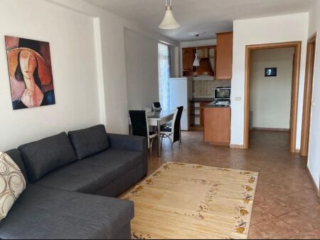 Apartament me qera 1+1 Pazari i ri