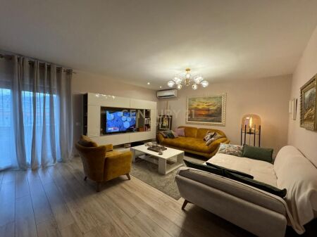 Duplex 3+1+2 for rent in the Commune of Paris
