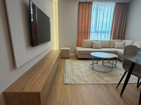 🏠 Affittasi appartamento 1+1 con posto auto  📍 Via Jordan Misja, vicino alla Stazione Ferroviaria, Tirana