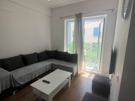 Apartament me qera 1+1