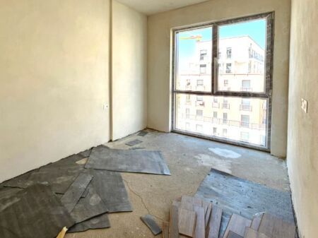 Shitet apartament 1+1 tek ish Fusha e Aviacionit , prane Rruga Dritan Hoxha , Laprake .