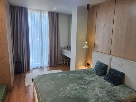 Apartament luksoz me qera 1+1 tek Rezidenca Golden Tower, Mine Peza