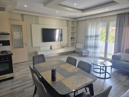🏠 Jepet me Qira Apartament 2+1 te Xhamia, pranë Kopshtit Botanik, 500 Mije leke ne muaj