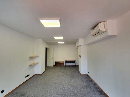  UFFICIO IN AFFITTO – CENTRO, TIRANA  Centro, Tirana 