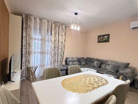 Affittasi 2+1+parcheggio Kodra e Diellit 850€