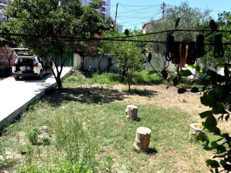 In affitto: una casa indipendente di 50 mq nel centro di Vlorë,
