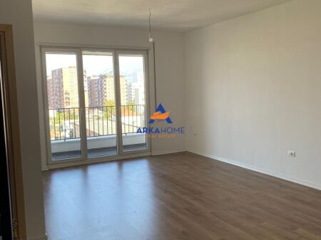 AFFITTASI APPARTAMENTO 2+1+BALCONE "5 MAGGIO" 55.000 LEKE