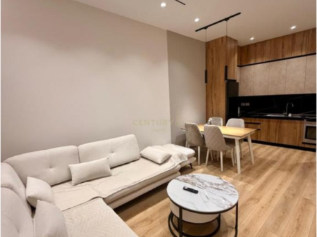 Shitet apartament 1+1+Verande tek Kodra e Diellit ! 165 mln leke !!