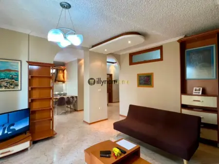 Furnished 2+1 apartment for rent, with 2 balconies, on Kosovarëve Street.