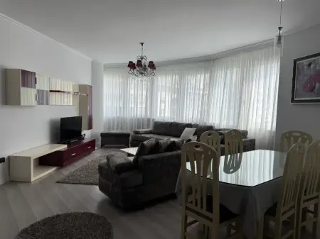 Qera | Apartament 3 + 1 | Rruga e Kavajës | 1200 €/muaj