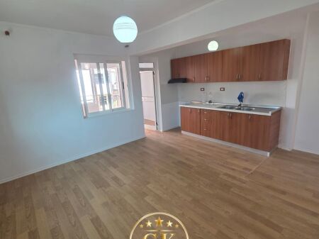 SHITET APARTAMENT 2+1 PRAN GJIMNAZIT NAIM FRASHERI DURRES