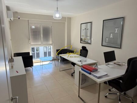 UFFICIO IN AFFITTO 120 M2 EX PARCO 120.000 LEKE