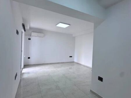 Zyre Me Qera 1+1 Ne Qender (ID BZ2106) Tirane