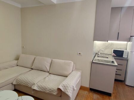 Shitet Apartament 1+1