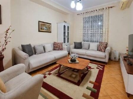 IN AFFITTO APPARTAMENTO 3+1+2 - BLLOKU, TIRANA (vicino agli Edifici Shallvare) 