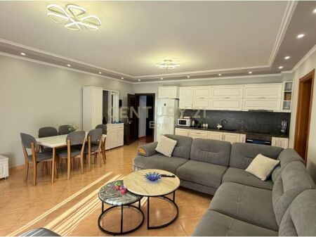 APARTAMENT 2+1+VERANDE PER SHITJE 50M LARG DETIT, NE NJE KOMPLEKS REZIDENCIAL GOLEM!!!