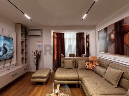 Apartment 1+1 for rent at 21 Dhjetori!