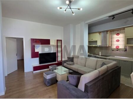 Shtëpi private - Për Qira - Rruga e Elbasanit, Tiranë